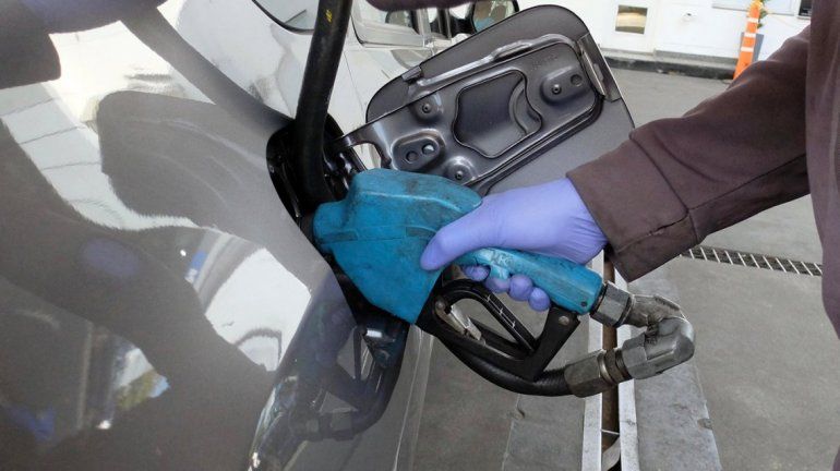 Naftas: postergan hasta marzo la suba de los impuestos a los combustibles