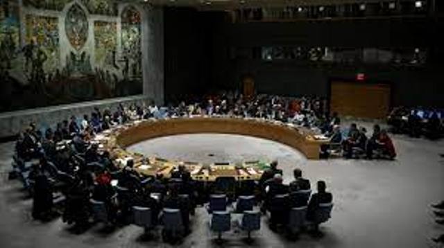 Tenso cruce entre Rusia y Ucrania durante la reunión de emergencia 