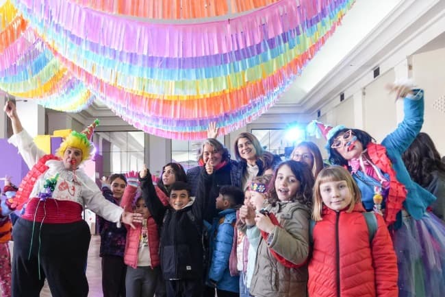Cientos de familias agotaron las entradas en el comienzo de “A desaburrir el invierno” 