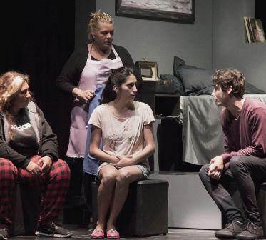 Sube a escena «El viento en un violín»