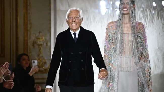 Leia La muerte de Giorgio Armani
