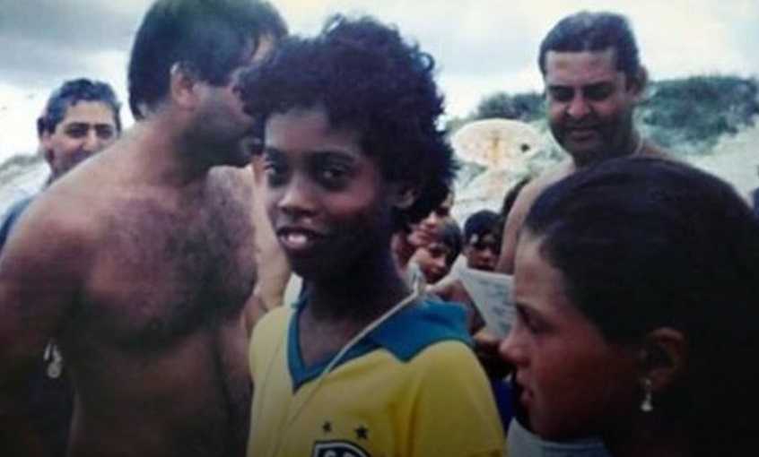 Ronaldinho conmueve hasta las lágrimas con su 