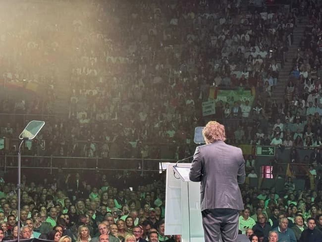 A qué hora canta Javier Milei en el Luna Park y cómo conseguir las entradas