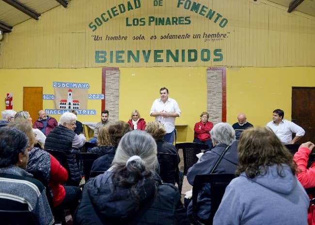 Montenegro trazó un balance y proyección de mejoras junto a los vecinos de Los Pinares