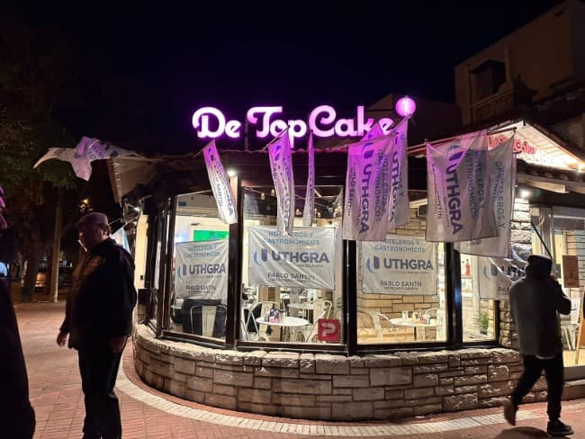 UTHGRA logró un acuerdo y los trabajadores De Top Cake cobraron sus indemnizaciones