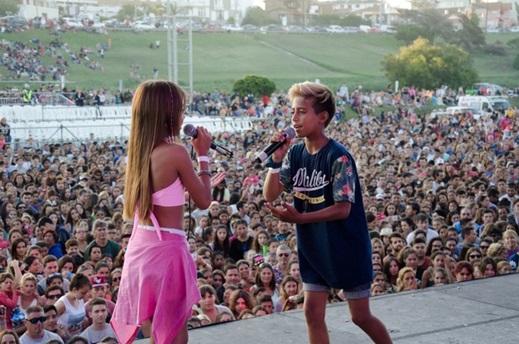 Mel y Dyl, los mellizos furor en la Feria del Libro