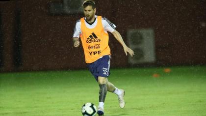  La Seleccion argentina se entreno en Brasil a la espera del debut en la Copa America