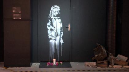  Reconstruyen 42 murales de Banksy para exponerlos en Paris