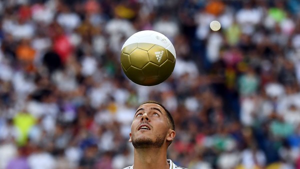  Espectacular presentacion de Eden Hazard en el Real Madrid ante un Santiago Bernabeu con 50.000 hin