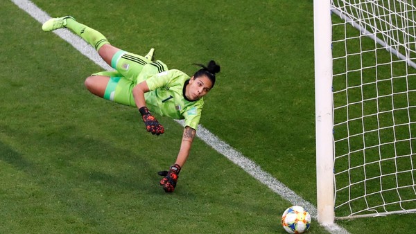  La volada espectacular con la que Vanina Correa le atajo un penal a Inglaterra y salvo al seleccion