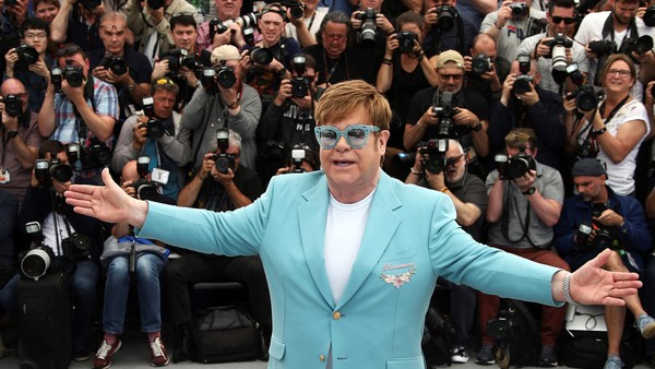  Elton John podria competir contra si mismo en los Oscar