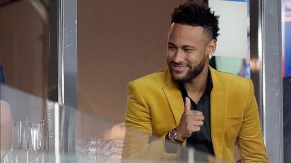  Con un drastico cambio de look, Neymar le hizo un guiño al Barcelona y le tiro un dardo al PSG