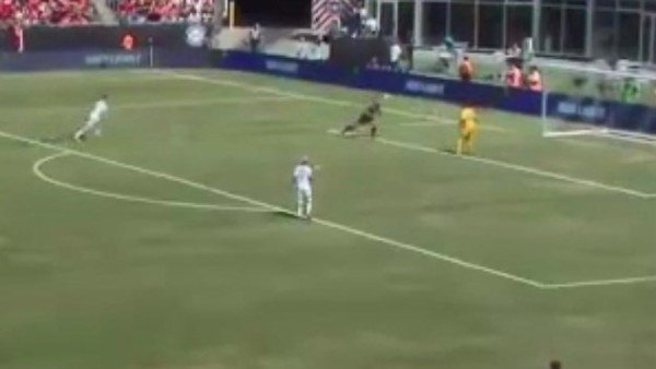  Video: Benfica jugo al limite del reglamento para sacar provecho del nuevo saque de arco