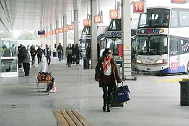 Esperaba el micro para volver a La Plata y dio a luz en la Ferroautomotora