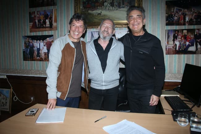 Nito Artaza y Sergio Gonal firmaron contrato con el empresario Teatral Aldo Funes