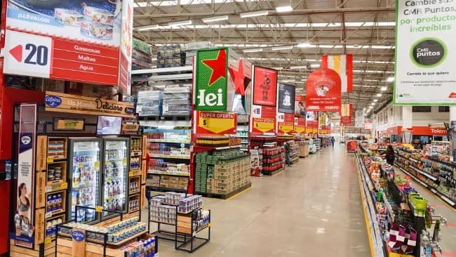 Una cadena extranjera de supermercados levanta campamento debido a la recesión