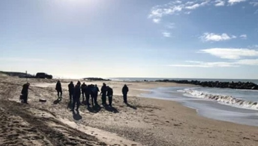 La mujer que hallaron sin vida en la playa murió ahogada