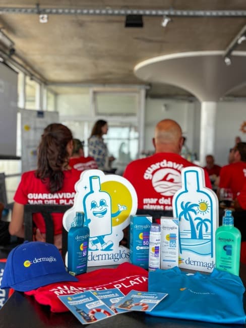 Dermaglós Solar lanza su primera campaña nacional de guardavidas