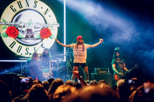 Attitude y lo mejor de los Guns N’ Roses para una noche de verano en Villa Victoria