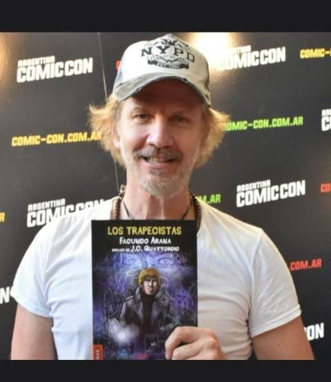 Facundo Arana presenta su primer cómic «LOS TRAPECISTAS» , en Mar del Plata