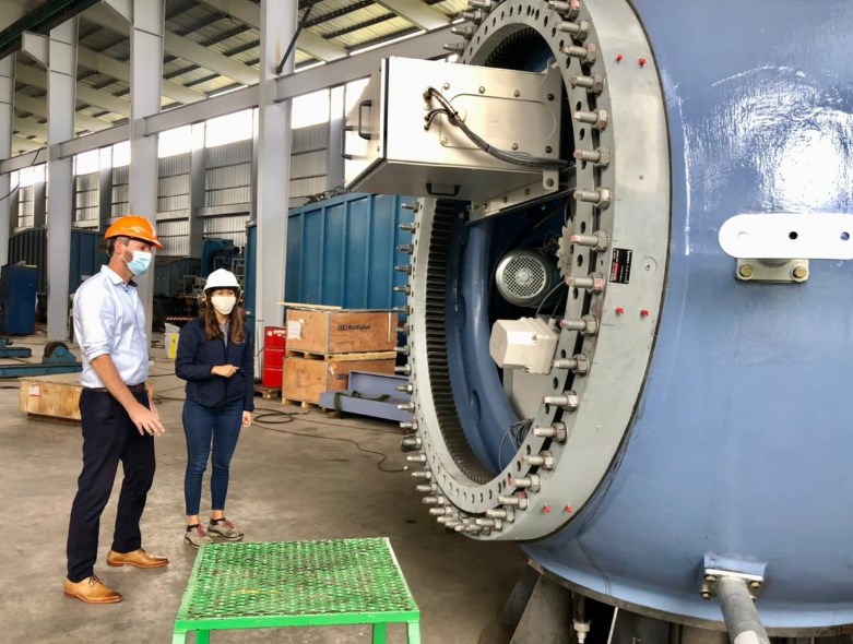 Orgullo marplatense: ensamblan el primer aerogenerador con la mayor tecnología del país