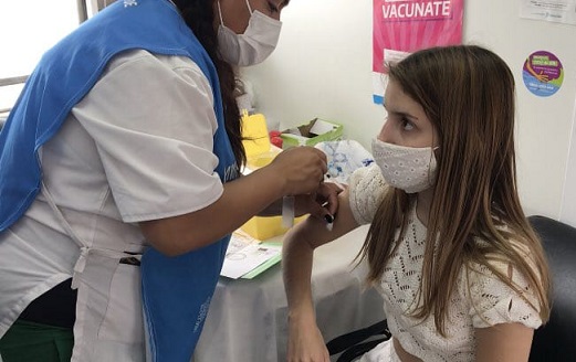 Se liberó la vacunación con terceras dosis para personas gestantes y trabajadores de seguridad