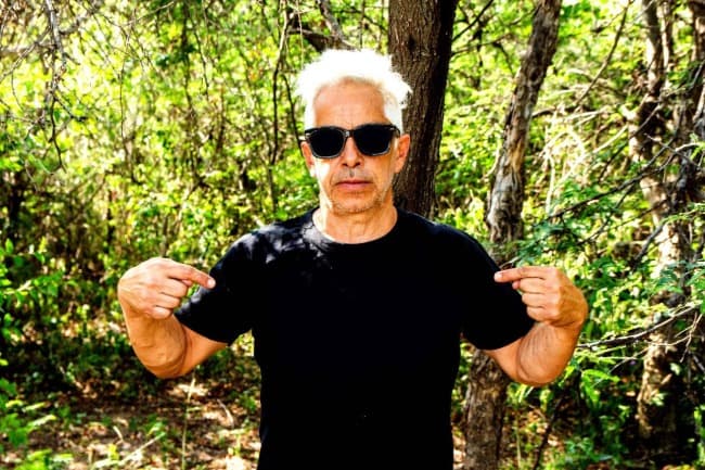 Micky Rodríguez, fundador y ex bajista de Los Piojos llega este domingo a Mar del Plata