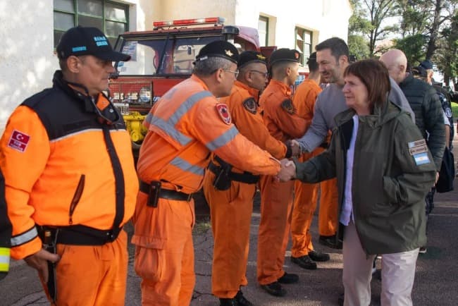 Leia Javier Milei decretó tres días de duelo por las víctimas del temporal en Bahía Blanca