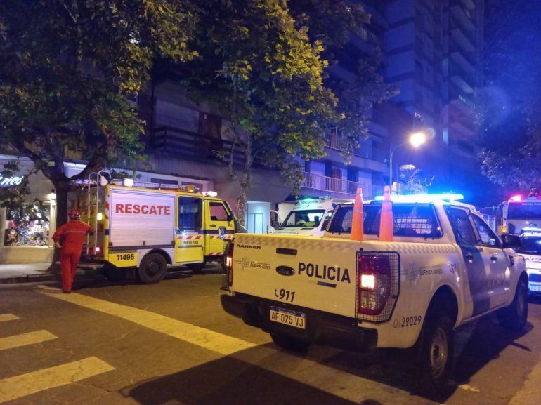 Se incendió un departamento en pleno centro: Una mujer de 97 quedó internada