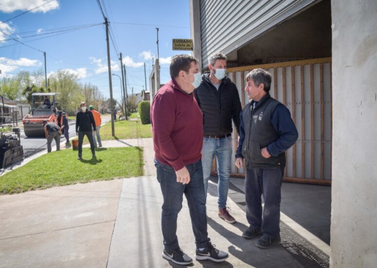 El Municipio avanza con obras de asfalto en Florencio Sánchez
