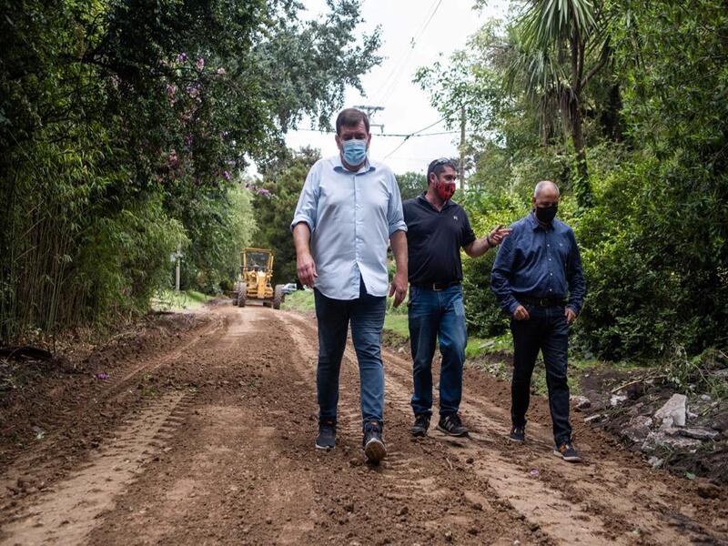 El Municipio realiza engranzado de calles en distintos barrios de la ciudad