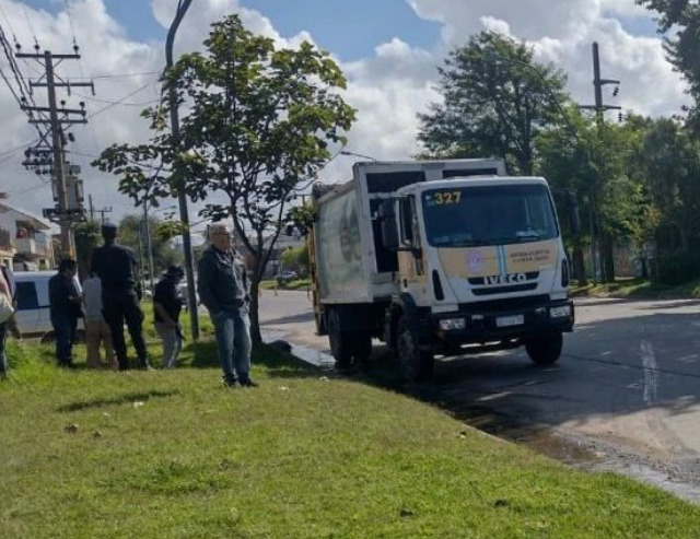 Murió una mujer tras ser atropellada por un camión de Basura