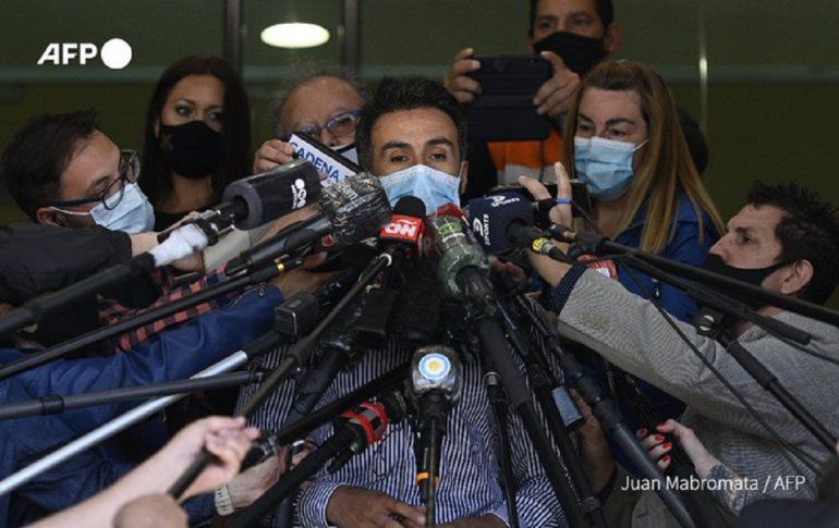 Maradona tiene un cuadro de abstinencia y quedará unos cuantos días internado