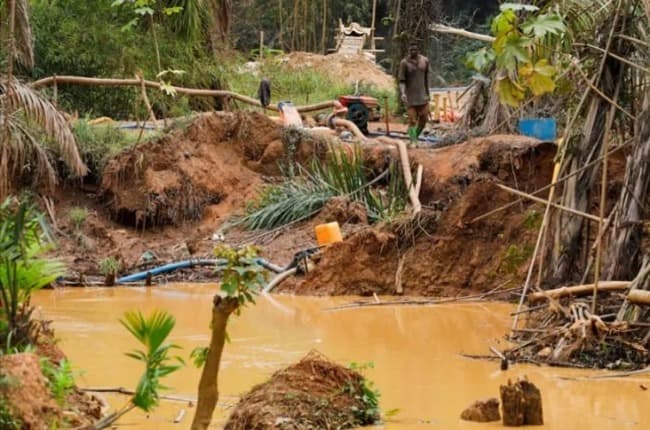 Leia El derrumbe de un pozo minero en Ghana deja 4 muertos y 20 personas atrapadas