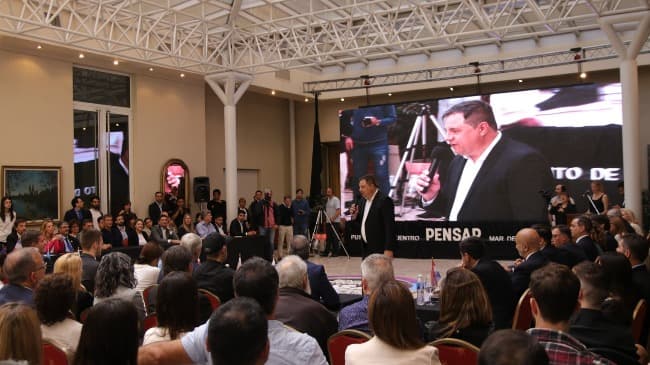 Se viene una nueva «Minicumbre» de embajadores y empresarios 