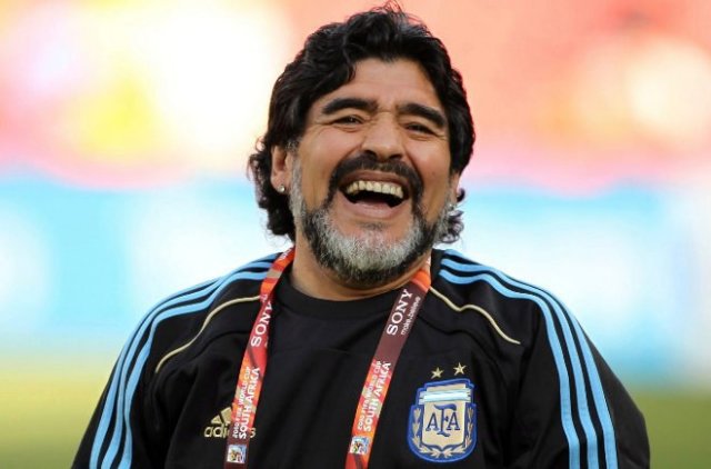 Maradona quiere volver a la Selección Argentina ¡y gratis!