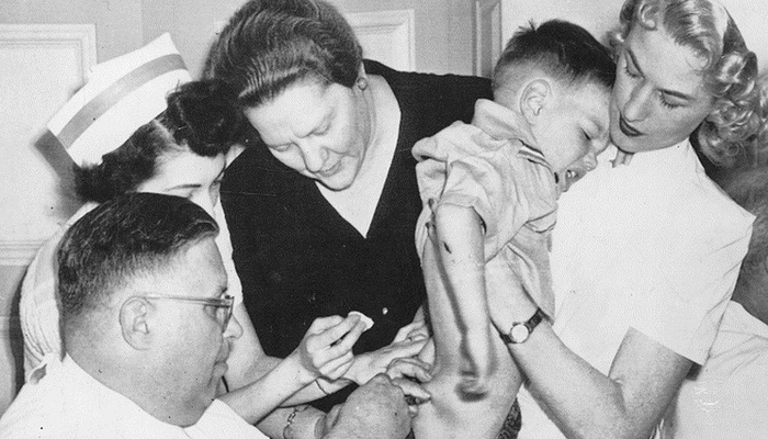 Polio: La otra pandemia, la otra gran campaña de vacunación