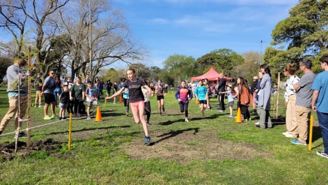 El Circuito Municipal de Atletismo vuelve a la Plaza Mitre