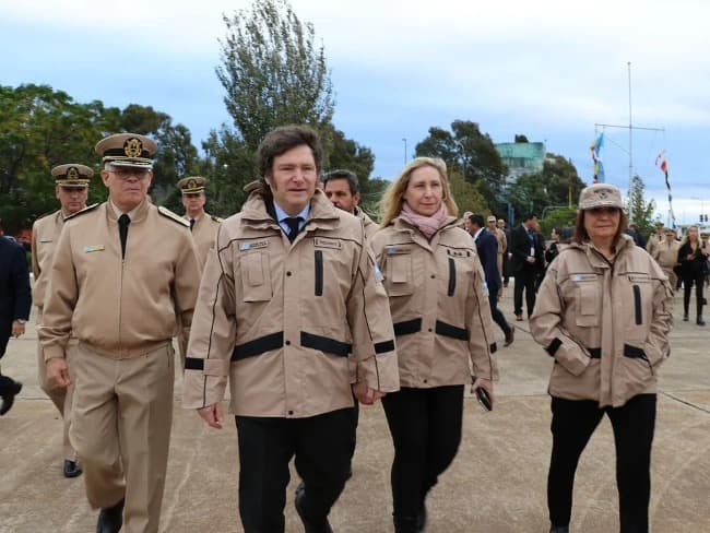 Milei recibió un buque de la Guardia Costera de los Estados Unidos