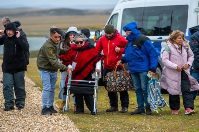 Leia Los familiares de caídos en Malvinas visitaron el cementerio de Darwin