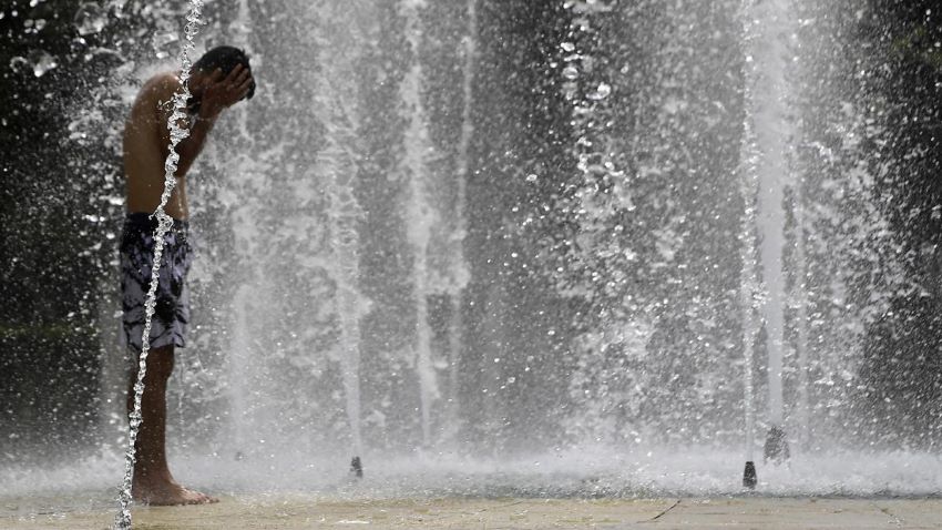 España en alerta por nueva ola de calor tras fin de semana de incendios