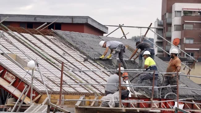 Los primeros datos de junio reflejan que se frenó la incipiente recuperación económica 