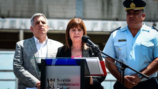 Bullrich relanza el protocolo para el empleo de armas de fuego de las fuerzas federales