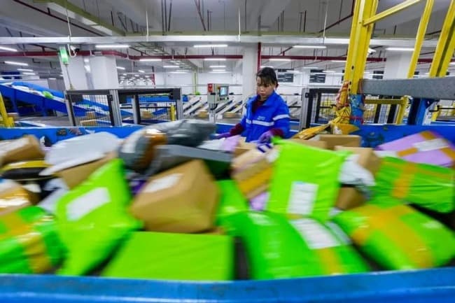 Récord logístico: China procesó más de 216.500 millones de envíos postales durante 2025