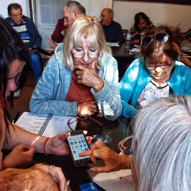 Sumar por Mar del Plata inicia su curso para adultos mayores de Telefono celular