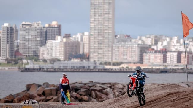 Un francés, en moto, y un chileno, en cuatriciclos, son los más veloces en Enduro