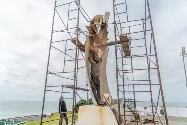 Leia El Municipio trabaja en la restauración y puesta en valor del monumento a la Expedición Atlantis