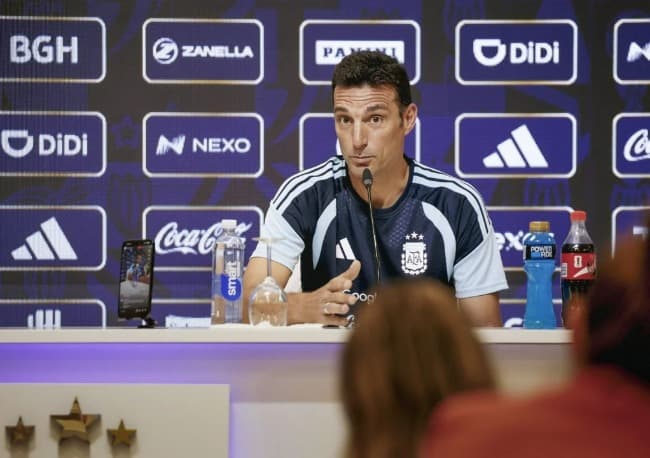 Scaloni no se guarda nada: la posible formación de la Selección argentina con Zambia