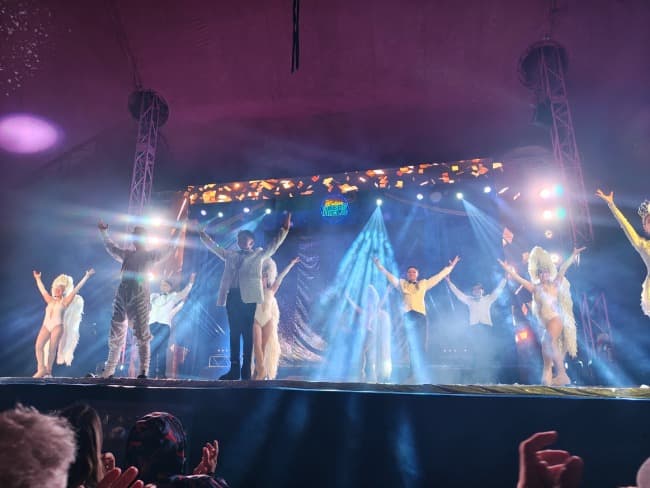 Debut mágico en Mar del Plata de Fantasía Sobre Hielo con circo, acrobacias y nieve en vivo