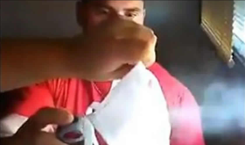 Video: un bombero muestra por qué no sirven los barbijos caseros